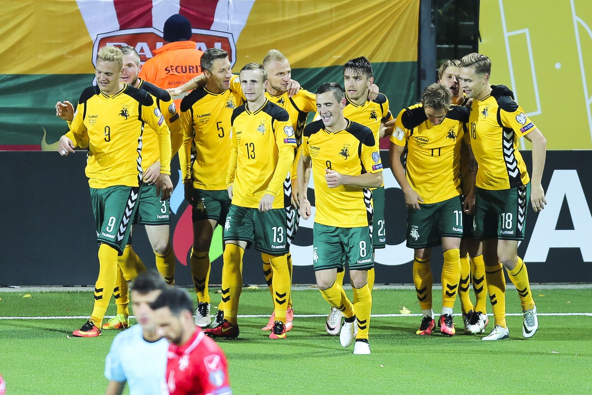 Ketvirtadienį atnaujintame FIFA vyrų futbolo rinktinių reitinge Lietuvos rinktinė užėmė 109-ąją vietą ir prarado keturias pozicijas.
