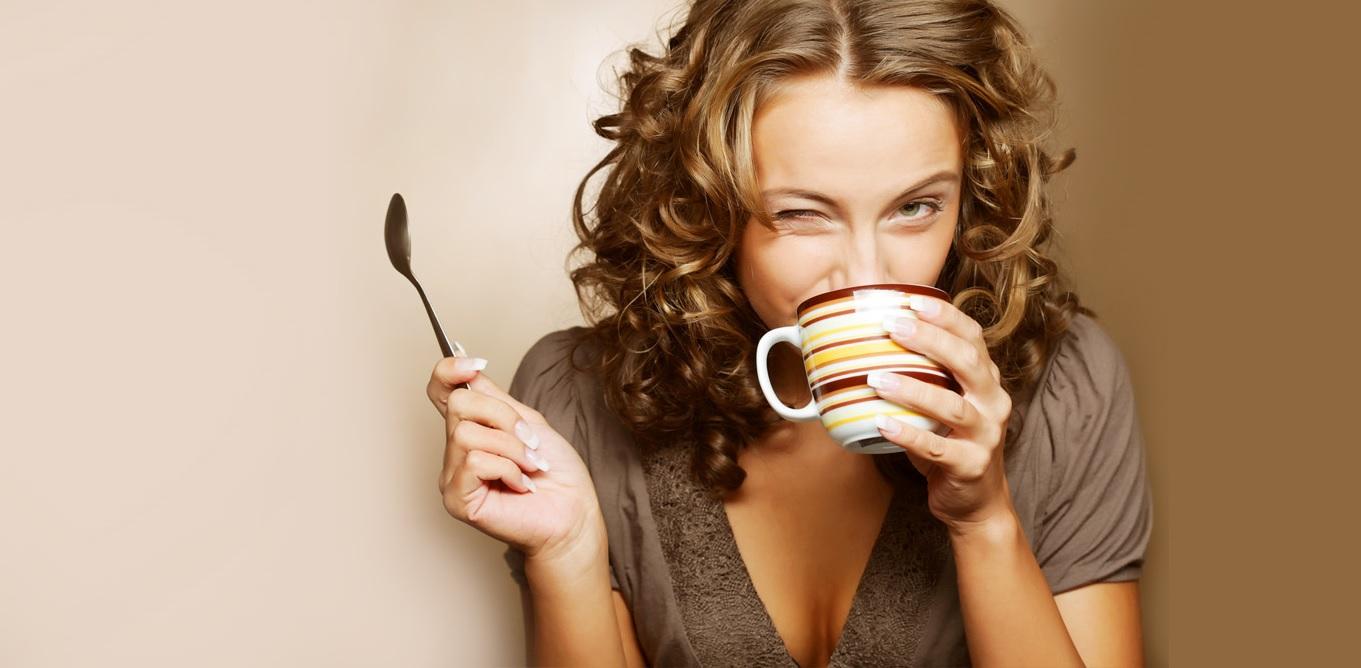 Kava. Naujausių tyrimų duomenimis, kavos mėgėjai rizikuoja mirti nuo vėžio, infarkto ar insulto ne ką dažniau nei jų kavos negeriantys bendraamžiai.