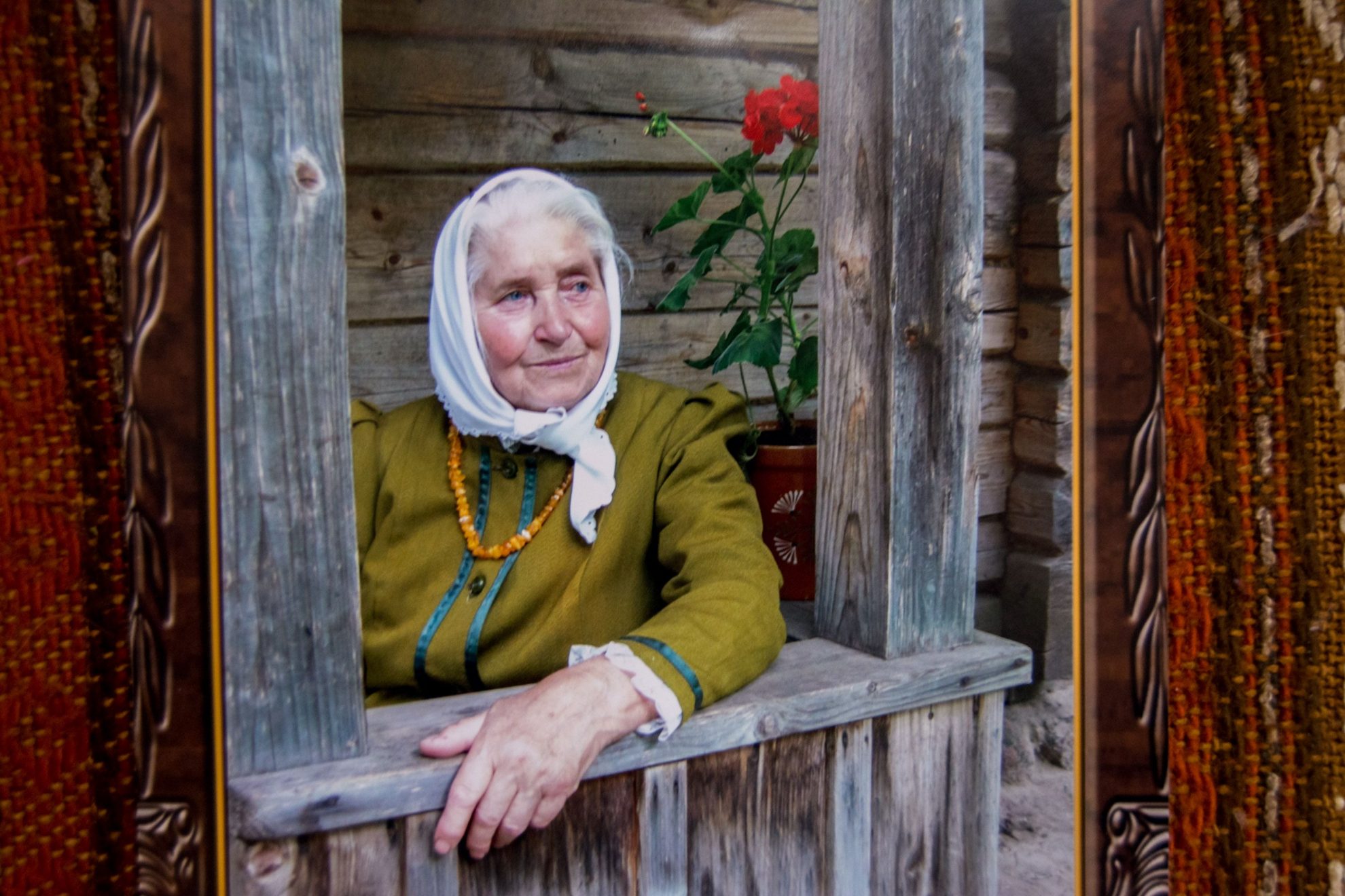 Šeduvos baba visos Lietuvos vadinama etnografė Emilija Brajinskienė yra sukaupusi tūkstančius folkloro eksponatų – papročių, dainų, patarlių, legendų, pasakų.