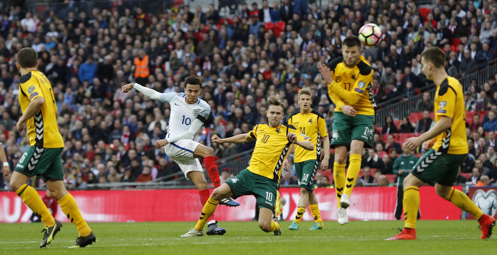 2018 metų pasaulio futbolo čempionato atrankos rungtynėse „Wembley“ stadione Lietuvos rinktinė 0:2 (0:1) nusileido Anglijos futbolininkams.