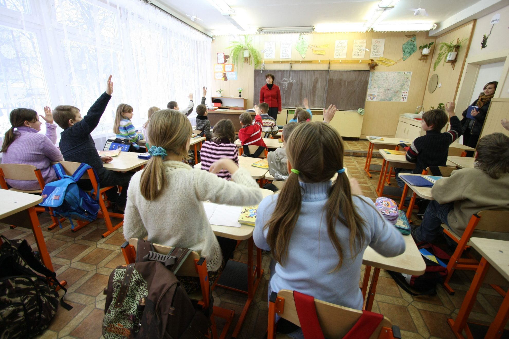 Mokslo metams einant į pabaigą, Panevėžys vėl renka geriausius mokytojus. „Metų mokytojo“ rinkimų nugalėtojų laukia 1 000 eurų premijos.