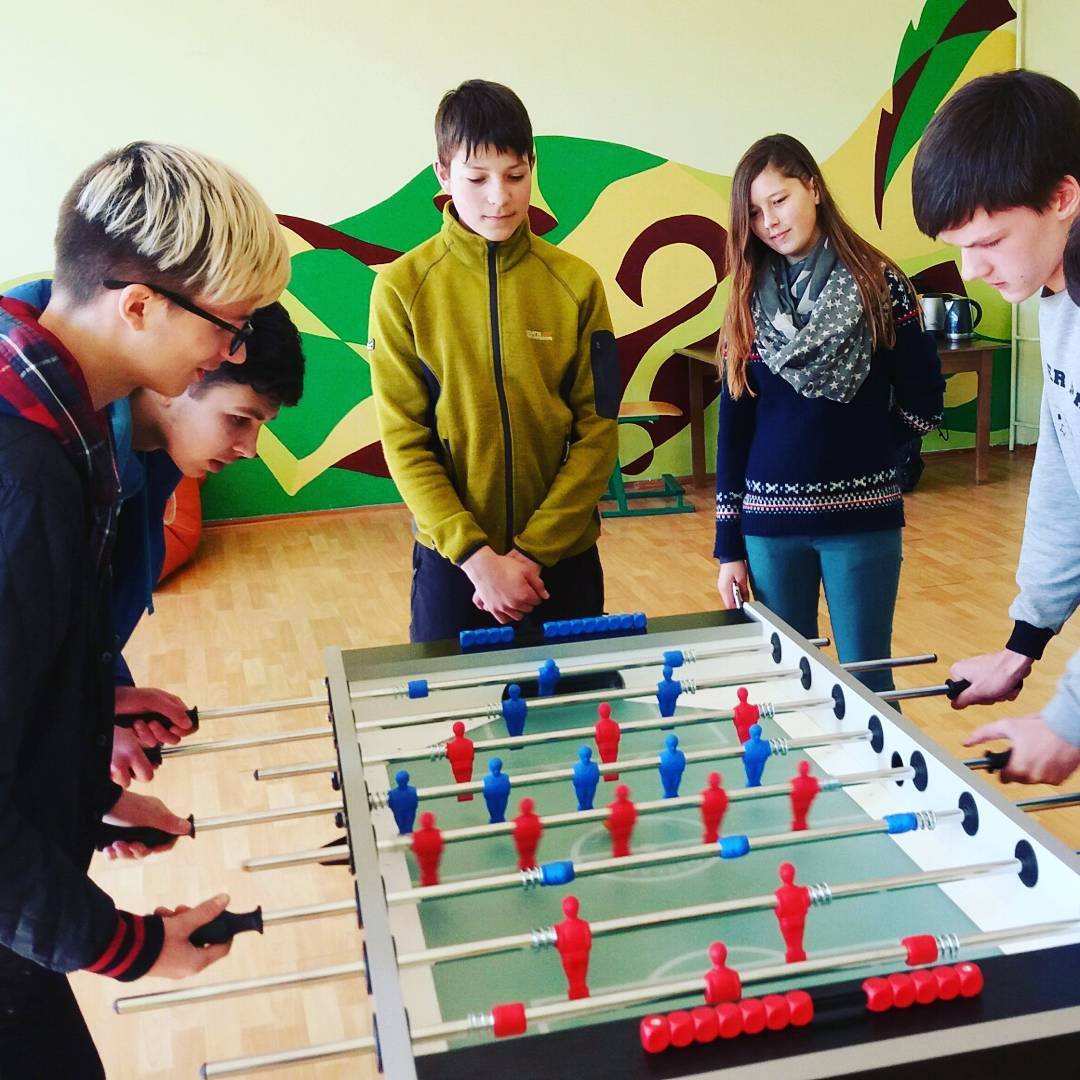 Panevėžio atvirame jaunimo centre balandžio 8-ąją įvyko stalo futbolo turnyras. Turnyre varžėsi ir svečiai iš Radviliškio ir Šeduvos atvirų jaunimo erdvių.