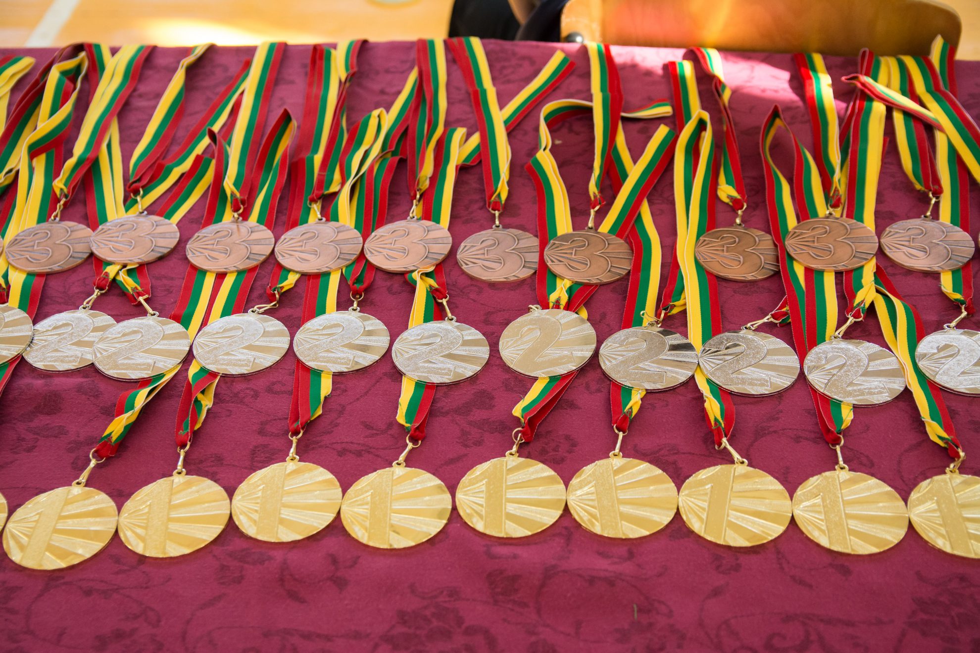 Klaipėdoje vyks jaunių ir jaunimo sunkiaatlečių testas, dėl Lietuvos čempionų vardų skirtingose svorio kategorijose varžysis virš 100 sportininkų.