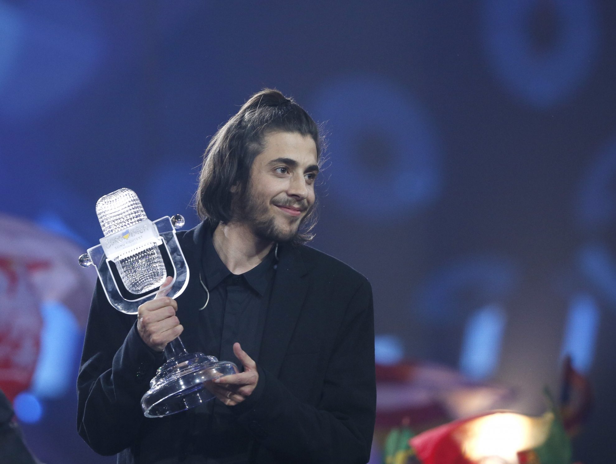 Ukrainos sostinėje šeštadienio vakarą vykusį 2017 metų Eurovizijos dainų konkursą laimėjo atlikėjas iš Portugalijos Salvadoras Sobralis.