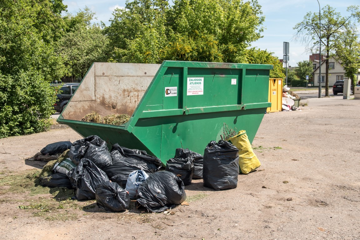 Penkiose Panevėžio vietose dar šią savaitę bus pastatyti laikini žalieji atliekų konteineriai.