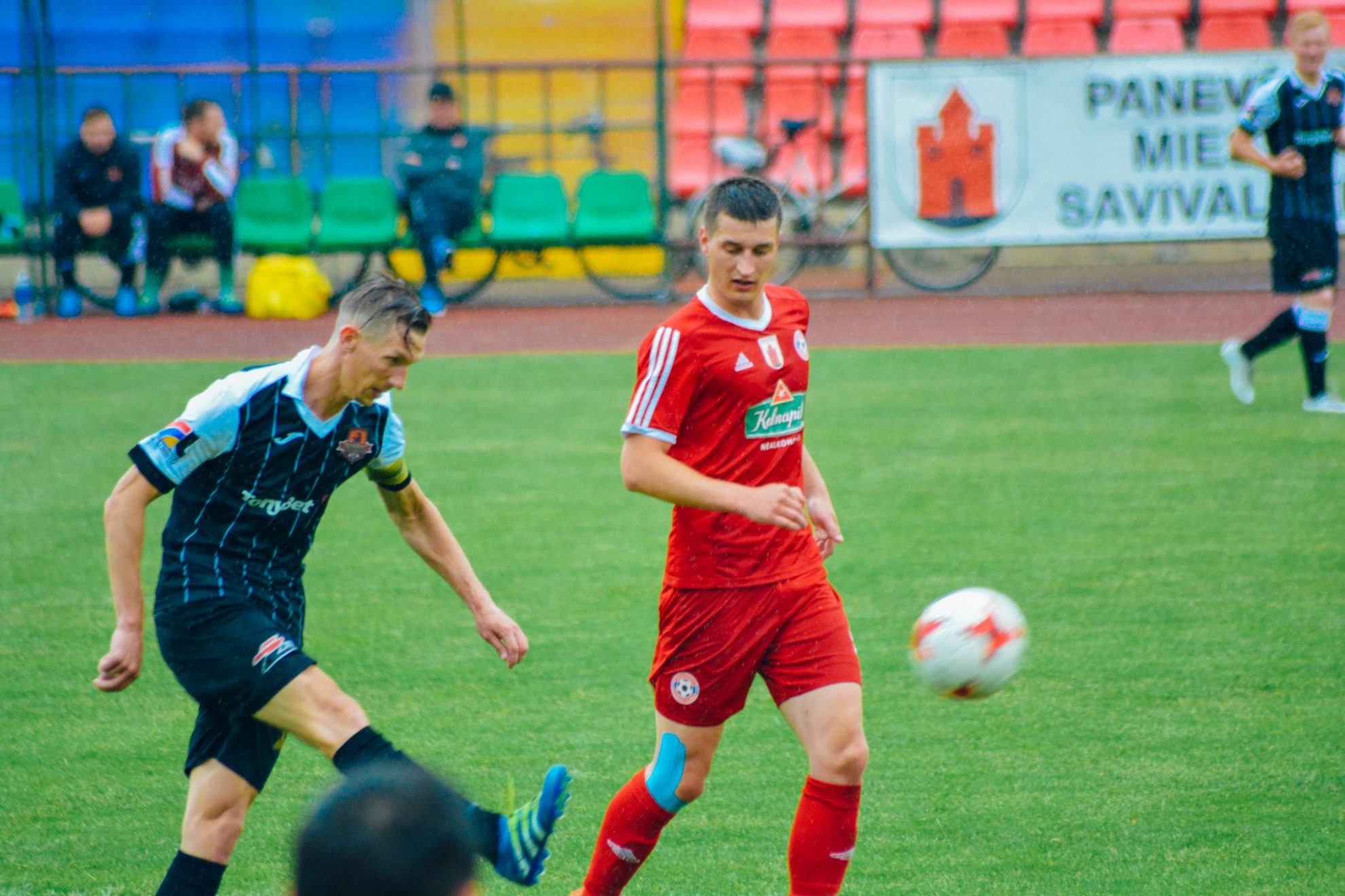 „Panevėžys“ LFF taurėje namuose tiksint paskutinėms rungtynių minutėms įveikė Telšių „Džiugą“ 2:1 (1:0) ir iškovojo kelialapį į taurės ketvirtfinalį.