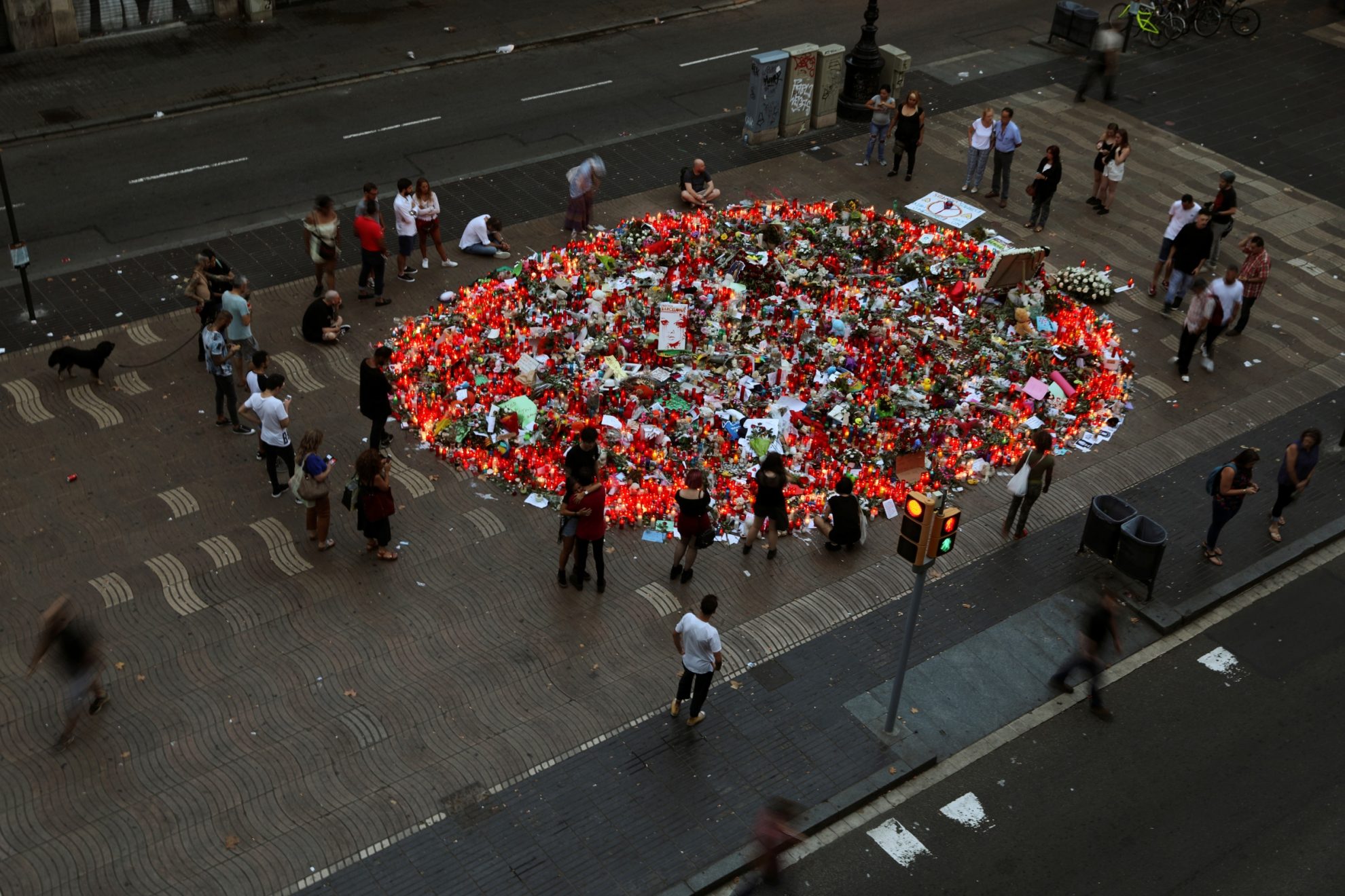 Aukų pagerbimo vieta Barselonos La Ramblos gatvėje