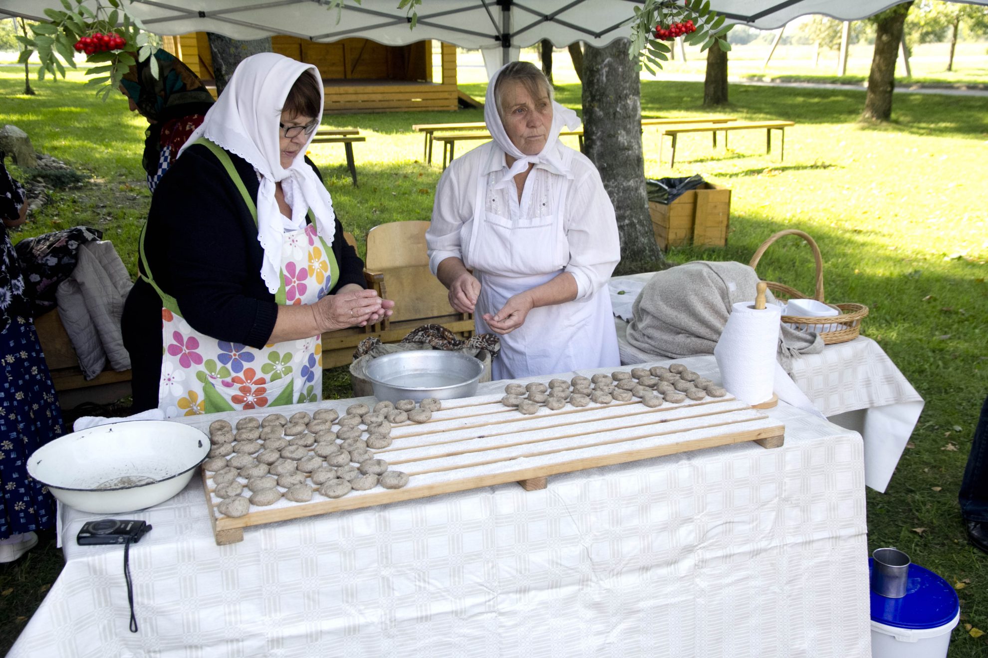Trakiškio bendruomenė puoselėja kulinarinio paveldo tradicijas – po visų rudens darbų susirenka į bulvių šventę.