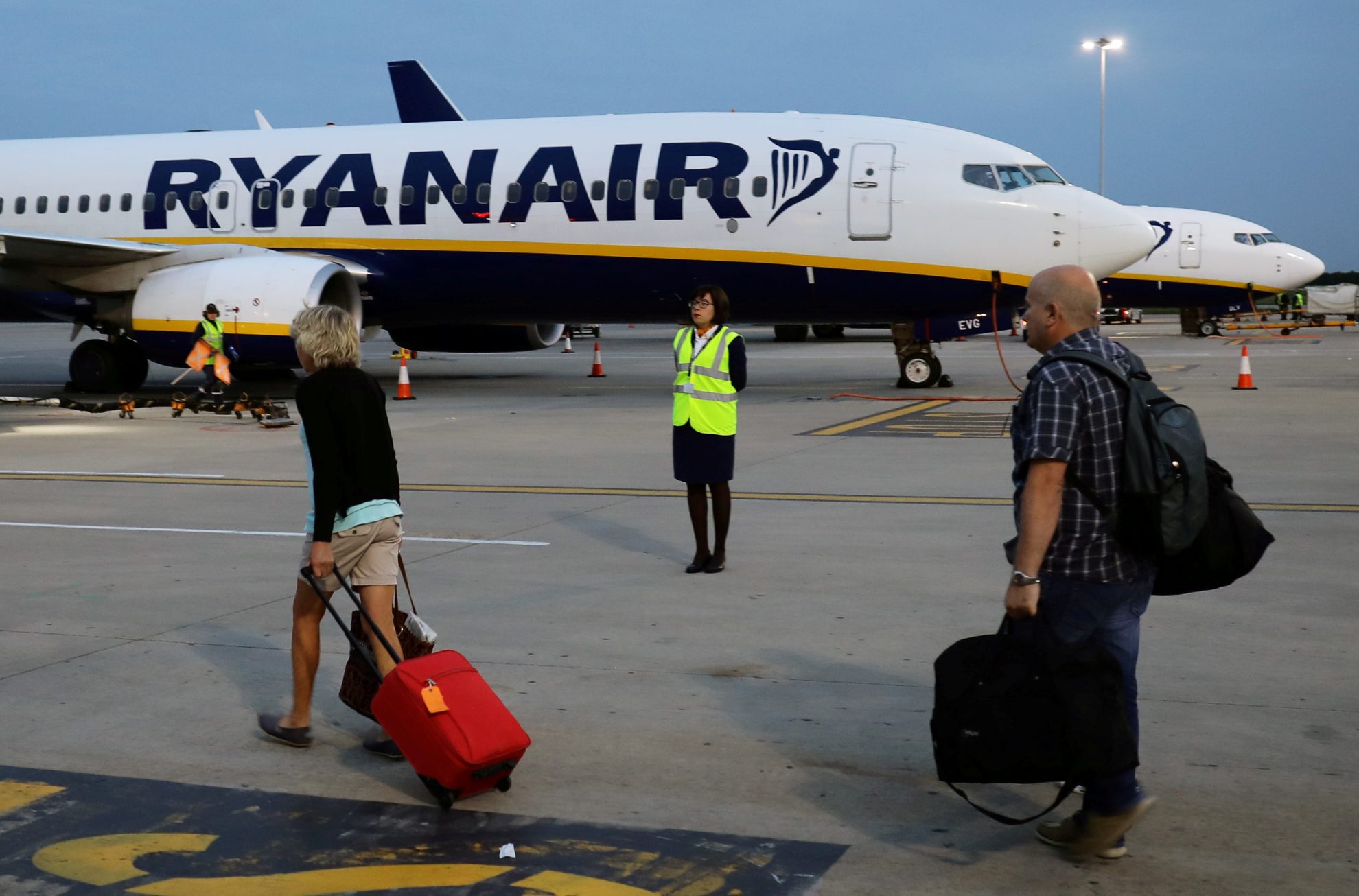 Ryanair-bando-stabdyti-darba-palikti-norincius-pilotus