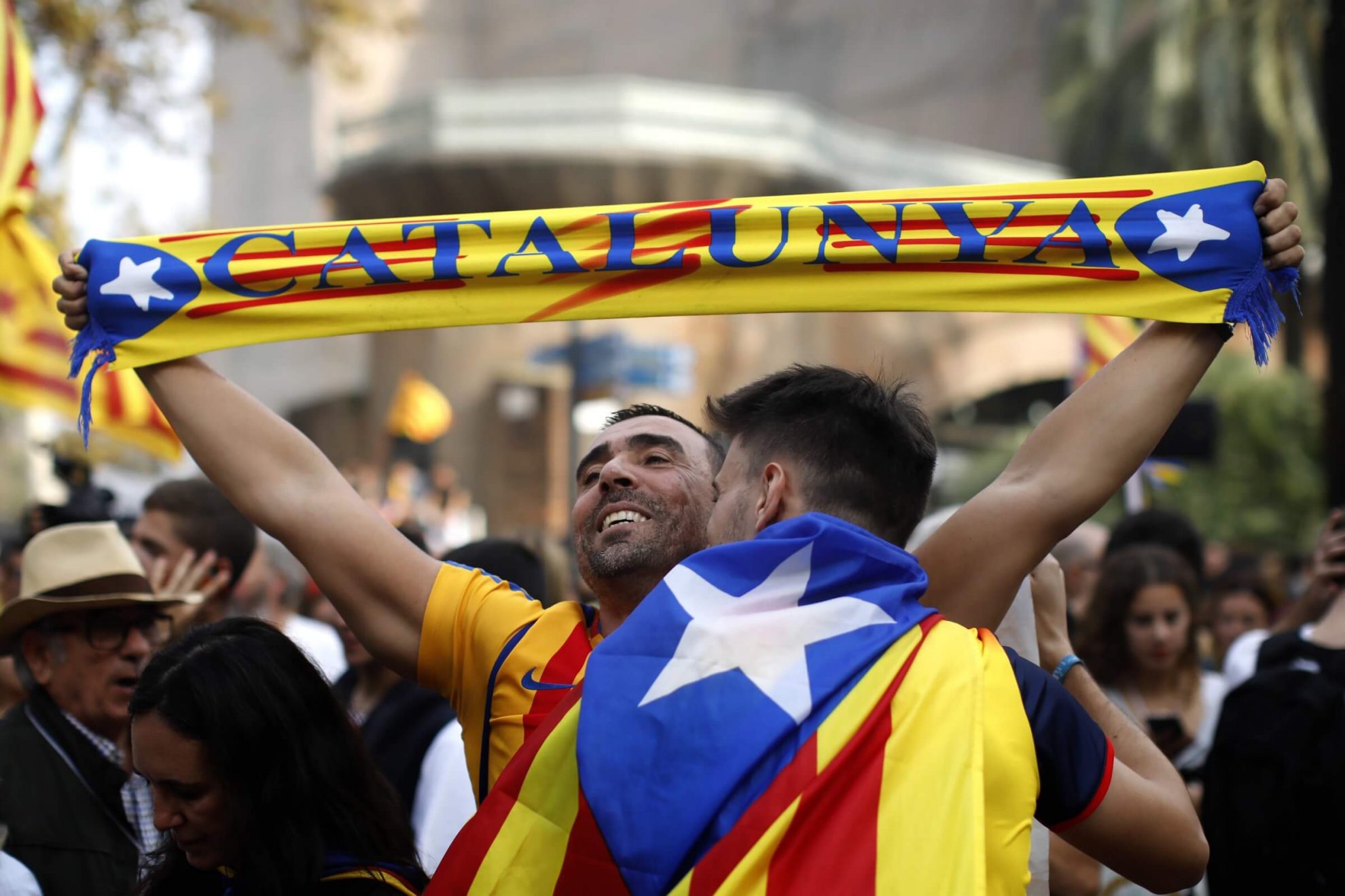 Katalonijos parlamentas penktadienį pasiskelbė, kad regionas atsiskiria nuo Ispanijos ir tampa savarankiška respublika.