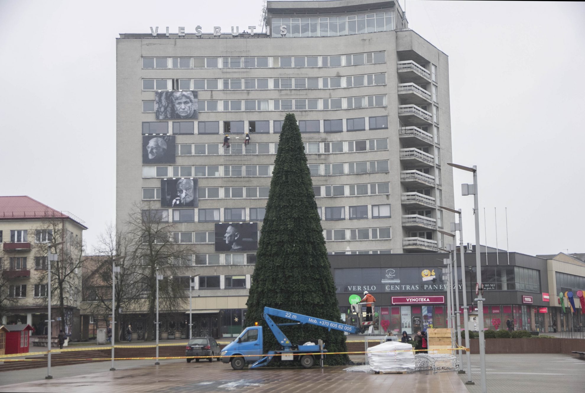 Laikrodis skaičiuoja paskutinius dūžius, kada Panevėžyje oficialiai turėtų būti atidarytas kalėdinių renginių maratonas.