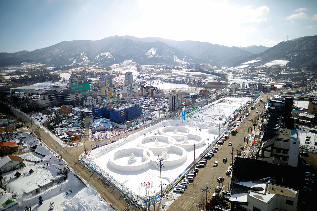 Pietų Korėjoje vyksiančios XXIII olimpinės žaidynės pasižymės įtampa ne vien dėl sportininkų rezultatų.