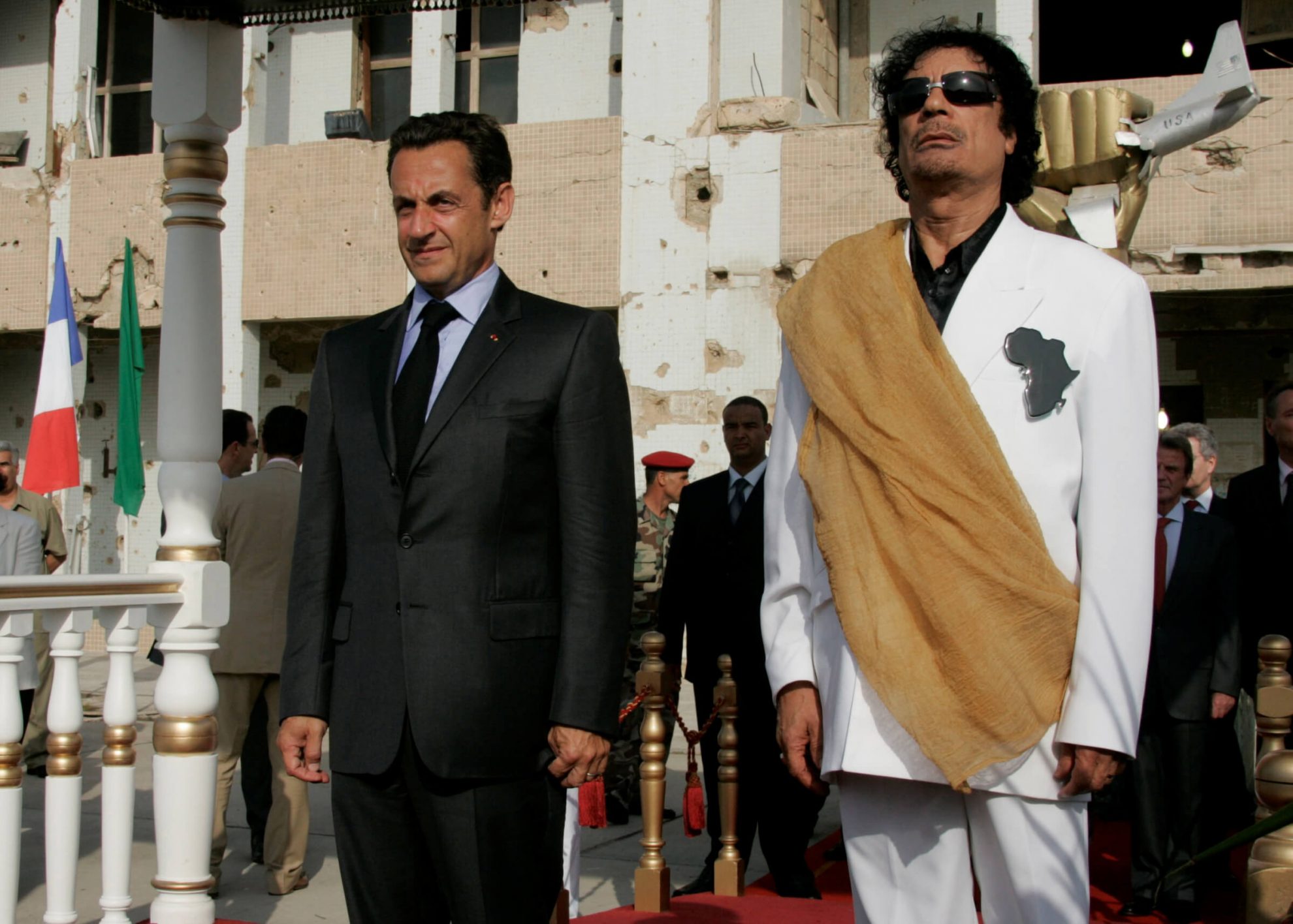 Įtariama, kad velionis Libijos diktatorius Muamaras Kadhafi 2007-aisiais skyrė didelę sumą grynųjų Nicolas Sarkozy rinkimų kampanijai