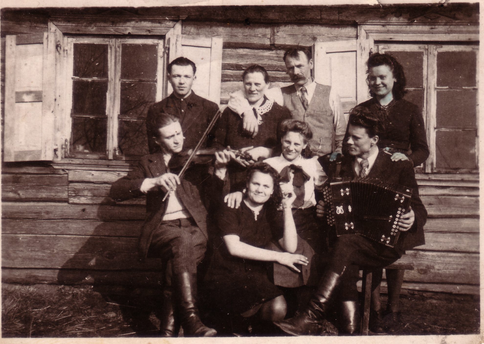 Lietuvos partizanų nuotraukos buvo ne tik neįkainojamas reliktas artimiesiems – jas slėpę žmonės tą darė didžiulės grėsmės akivaizdoje.