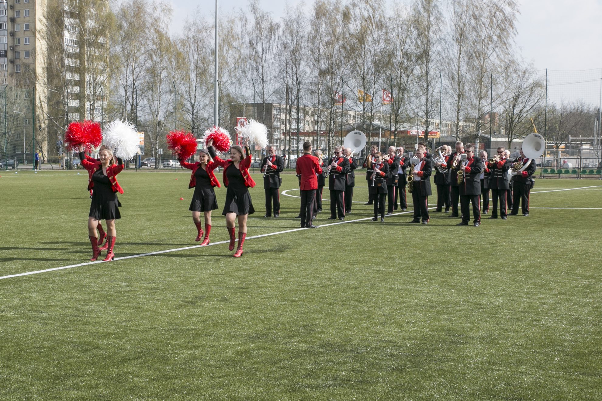 Panevėžio miesto savivaldybės taryba patvirtino naujojo „Žemynos“ progimnazijos dirbtinės dangos futbolo stadiono teikiamų paslaugų kainas.