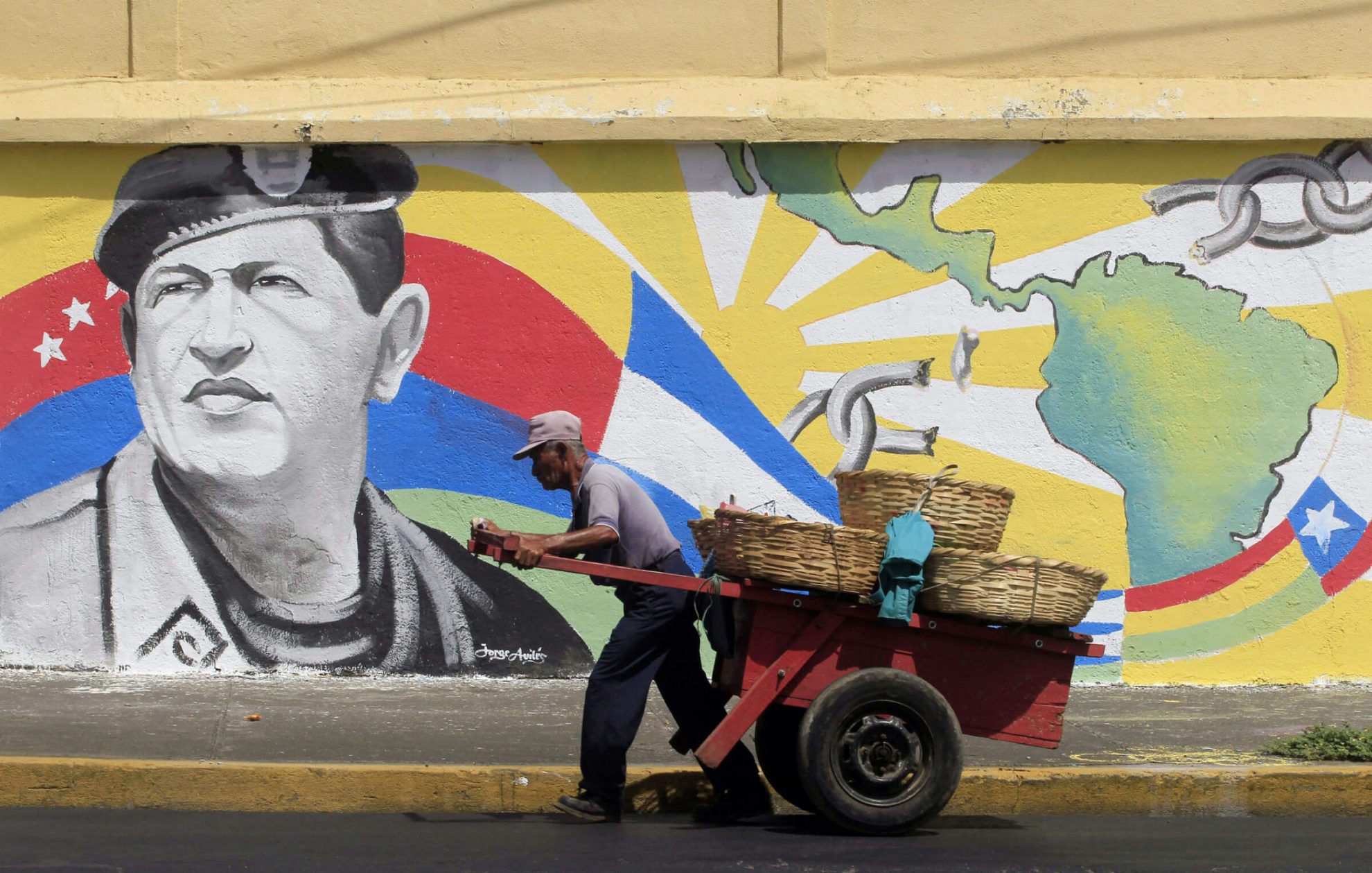 Kaip kadaise turtingiausios Lotynų Amerikos šalies Venesuelos ekonomika atsidūrė griuvėsiuose?