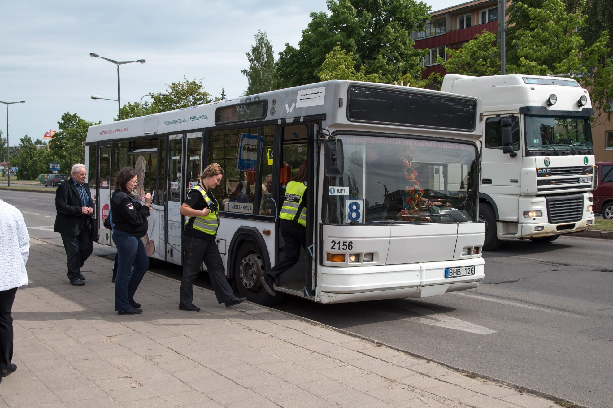 Siekdama gyventojams patrauklesnio viešojo transporto, balandžio mėnesį Panevėžio miesto savivaldybė atliko elektroninę gyventojų apklausą. Ja aiškintasi, ir kaip panevėžiečiai vertina autobusų parko veiklą.