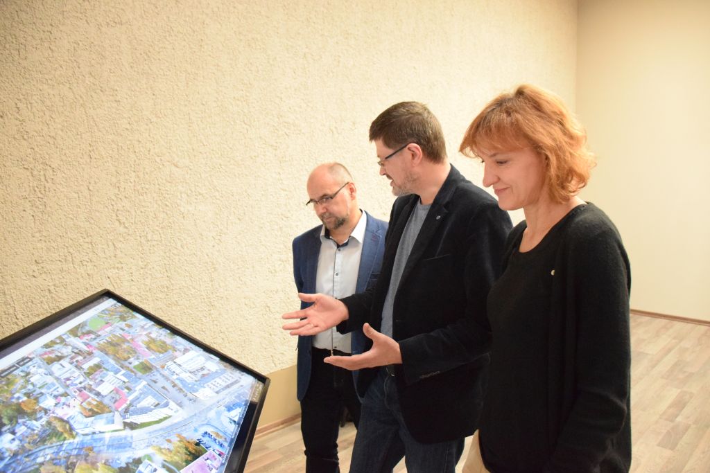 Panevėžio miesto 3D realybės modelis, jo galimybės ir taikymas planuojant teritorijas, vizualizuojant statinių projektus ir informuojant visuomenę pristatytas LR Valstybės kontrolės specialistams.