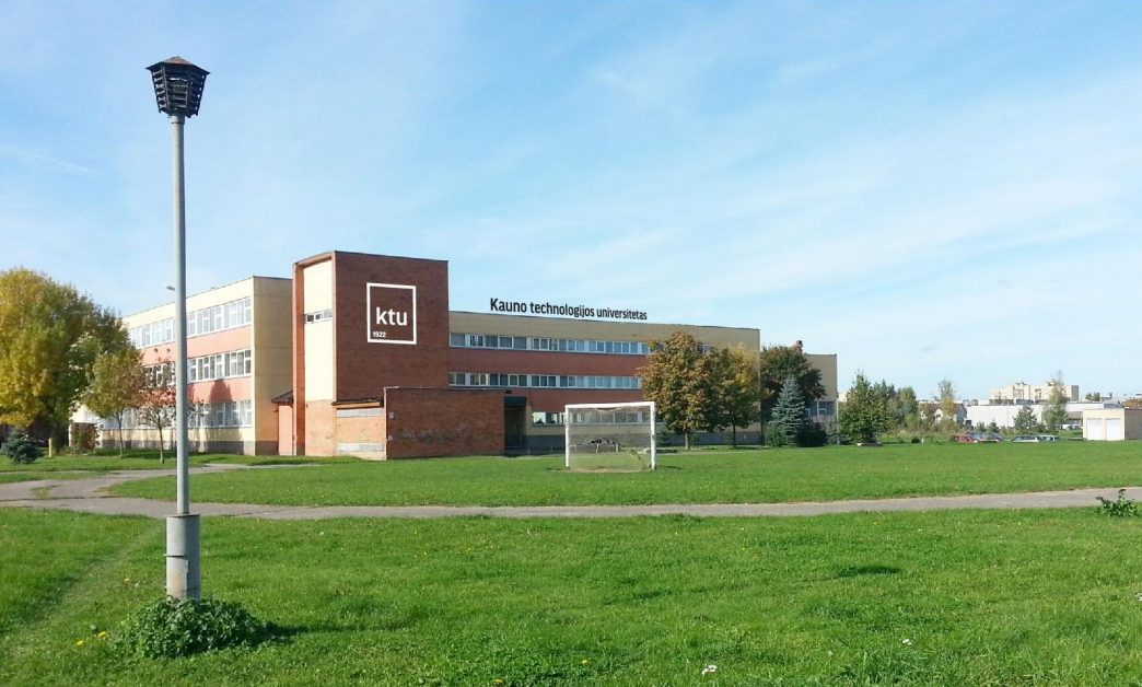Priėmimo į šalies aukštąsias mokyklas pirmas etapas Kauno technologijos universiteto (KTU) Panevėžio technologijų ir verslo fakultetui nepadėjo išlipti iš duobės.