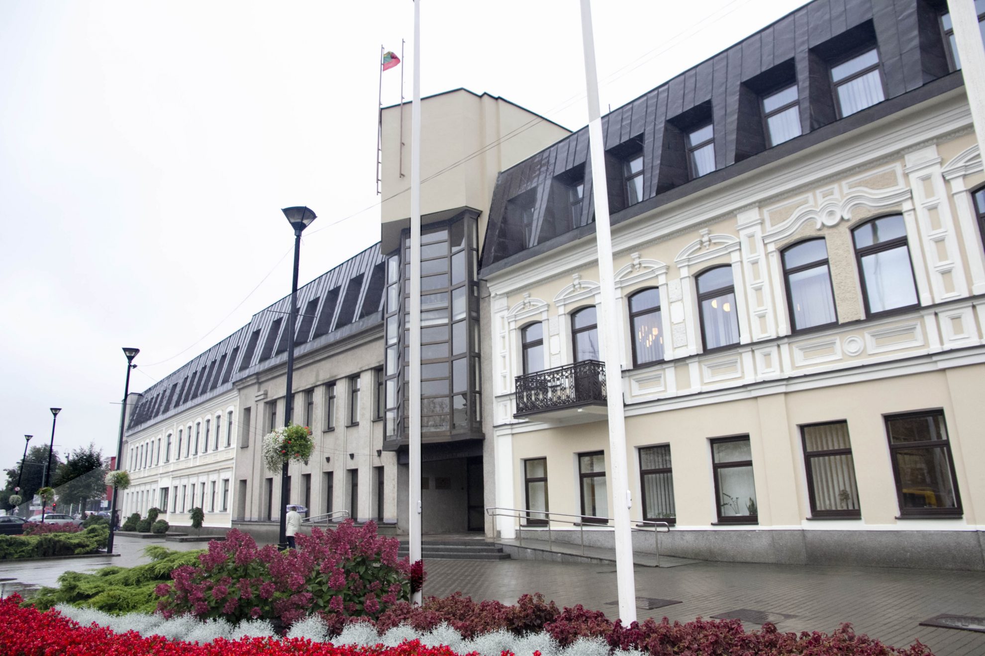 Teismo sprendimas dar trims mėnesiams nušalinti nuo pareigų Panevėžio merą Rytį Račkauską lėmė, kad Aukštaitijos sostinės svarbiausiame poste per kadenciją bus pasėdėjęs jau trečias politikas.
