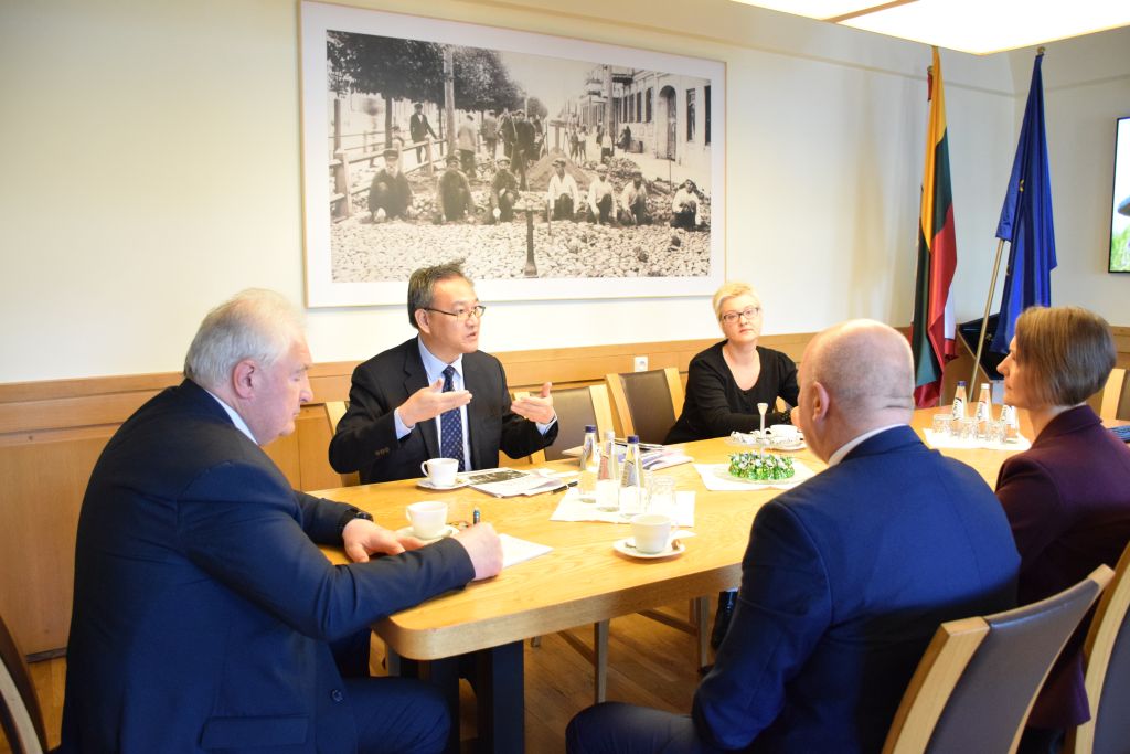 Panevėžio miesto mero pavaduotojas Aleksas Varna ir administracijos direktorius Rimantas Pauža priėmė Taipėjaus (Taivano) misijos Baltijos šalims vadovą p. Andy Chin.