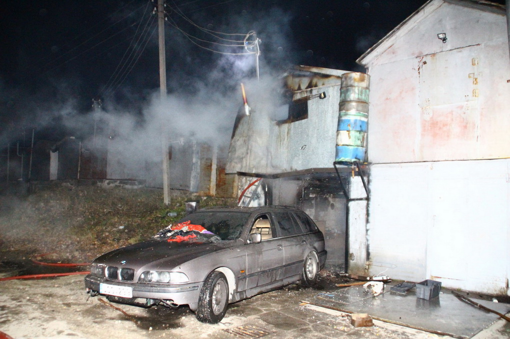 Ankstyvą ketvirtadienio rytą Panevėžyje, Savitiškio gatvėje esančiame garažų kooperatyve kilo gaisras.