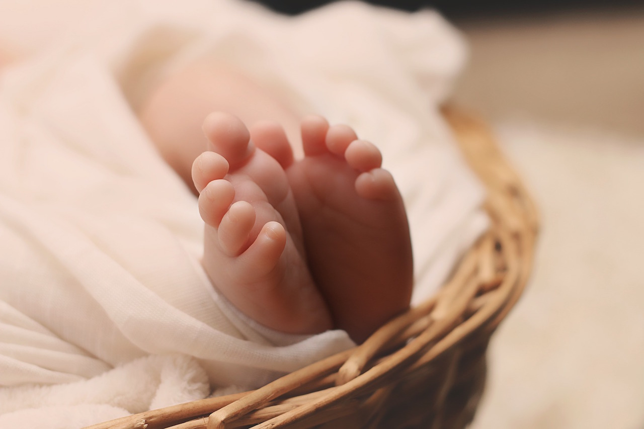 Šiandien Panevėžio miesto savivaldybės taryba nusprendė skirti 18 240 Eur materialinę paramą panevėžiečių Viktorijos ir Andriaus Paltanavičių šeimą, kuriems spalio mėnesį gimė ketvertukas – trys sūnūs ir dukra.