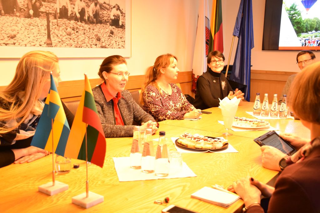 Antradienį Panevėžyje lankėsi Švedijos Karalystės ambasadorė J. E. p. Maria Christina Lundqvist, ambasados antroji sekretorė Hanna Rehn.