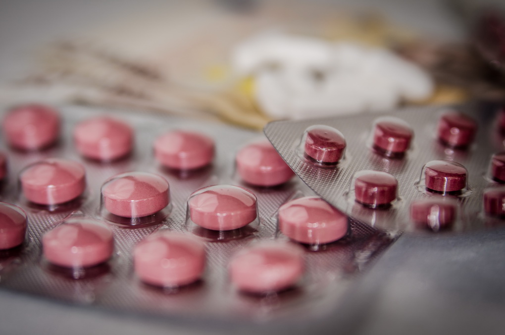Nuo šeštadienio Europos Sąjungos valstybėse įsigalioja tvarka, įpareigojanti beveik visų receptinių ir kai kurių nereceptinių vaistų pakuotėms taikyti specialias apsaugos priemones.