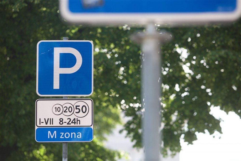 Panevėžio mieste daugės mokamų automobilių stovėjimo vietų.