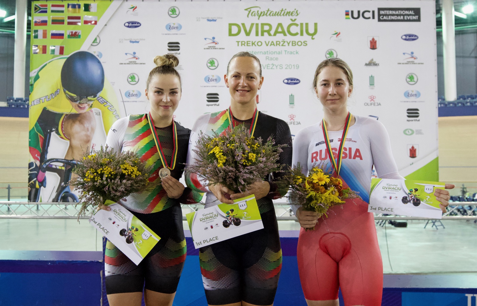 Panevėžyje, „Cido“ arenoje, vykstančių Tarptautinės dviračių sporto sąjungos (UCI) pirmosios kategorijos treko varžybų „Panevėžys 2019“ antrąją dieną – šeštadienį – Lietuvos dviratininkai vėl iškovojo keturis apdovanojimus. Mūsiškiai pasipuošė dviem aukso ir dviem sidabro medaliais.