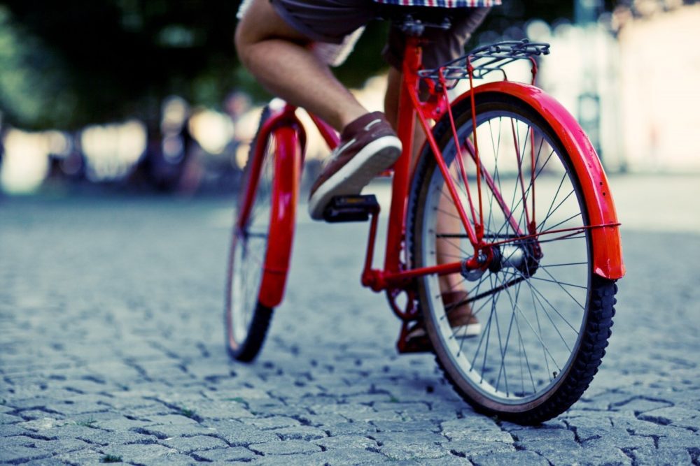 Antradienio vakarą Panevėžio ligoninėje atsidūrė dviratininkas, kuris sunkiai susižalojo nesuvaldęs savo dviratės transporto priemonės.