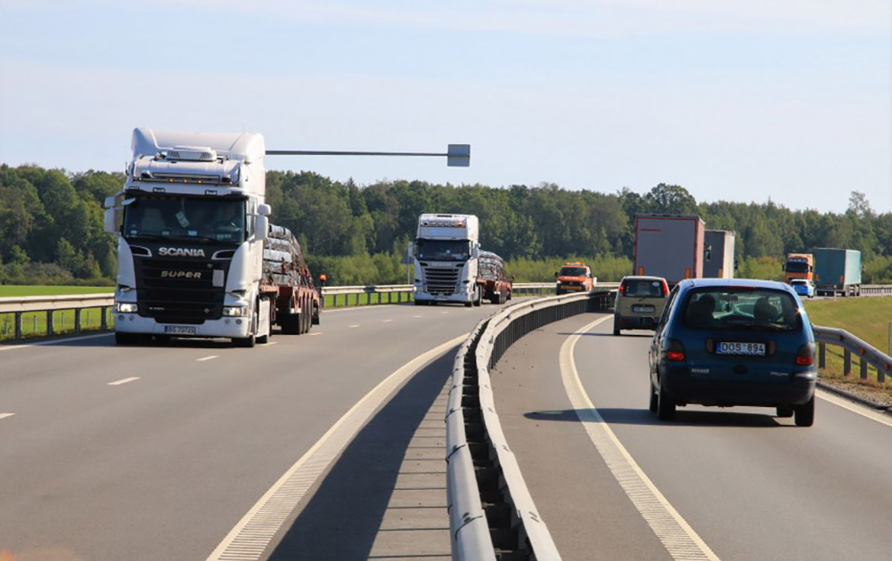 Gerinant eismo sąlygas magistralėje „Via Baltica“, baigtas rekonstruoti apie 22 km ilgio Panevėžio aplinkkelis. Jis praplatintas nuo 2 iki 3 eismo juostų, dėl reversinio eismo organizavimo sudarytos greitkeliui artimos eismo sąlygos.