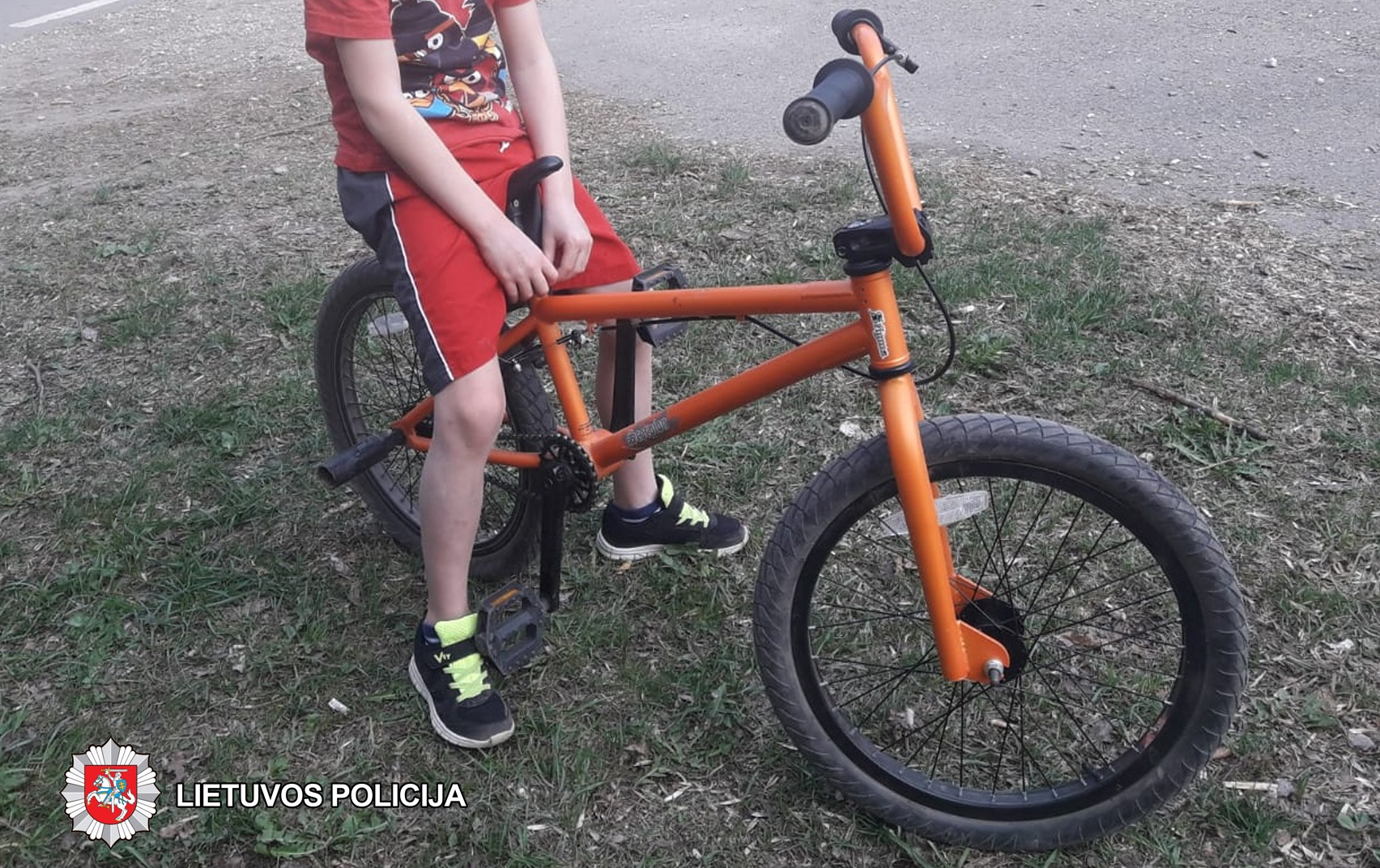 2019-09-23 17 val. Panevėžyje, Nemuno g., pavogtas dviratis „BMX“.