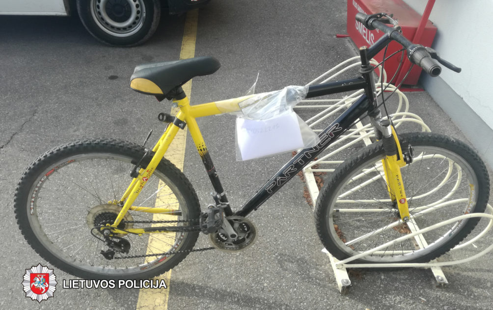 2019-09-28 15.05 val. Panevėžio r., Piniavos k., Miškininkų g, rastas vyriškas dviratis „Partner“.