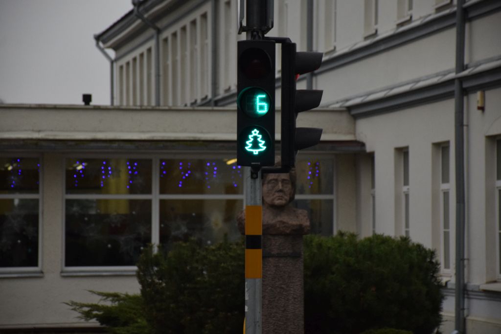 Lietuvos gatvėse retai pamatysi tokį šviesoforą, koks nušvito Panevėžyje.