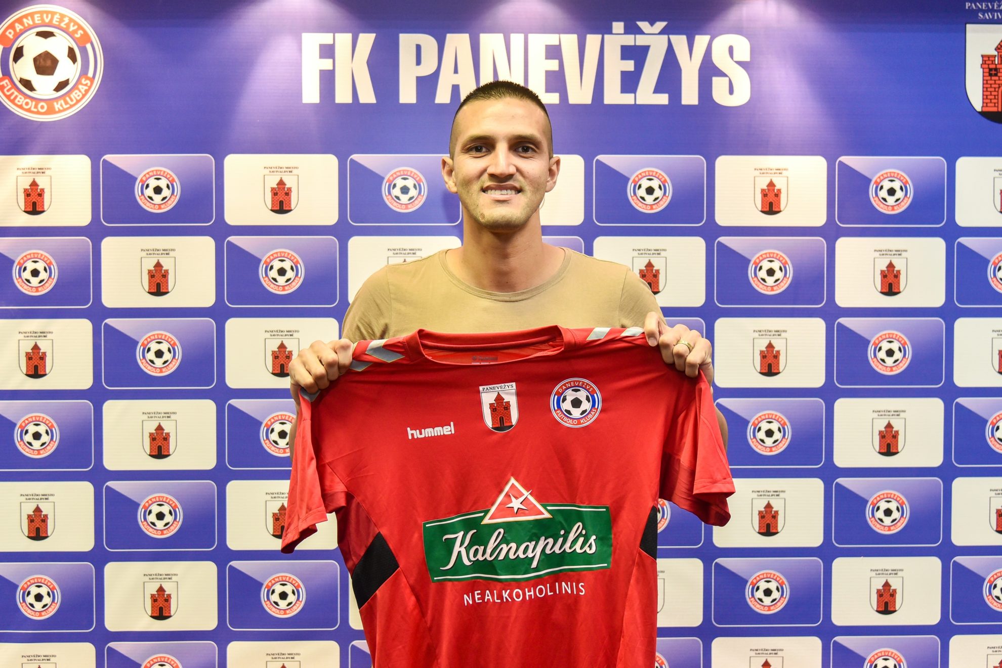 Dar vienas naujokas šiame sezone atstovaus reprezentacinei Panevėžio miesto komandai. FK „Panevėžys“ pasirašė sutartį su 27 metų kairiojo krašto gynėju Hugo Figueiredo Pereira.