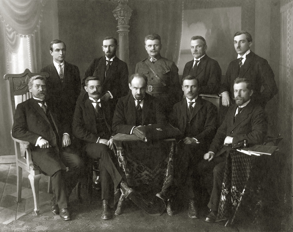 Tarpukario Lietuvoje ne vienoje vyriausybėje dirbo ir tautinių mažumų atstovai – žydų bei gudų ministrai.