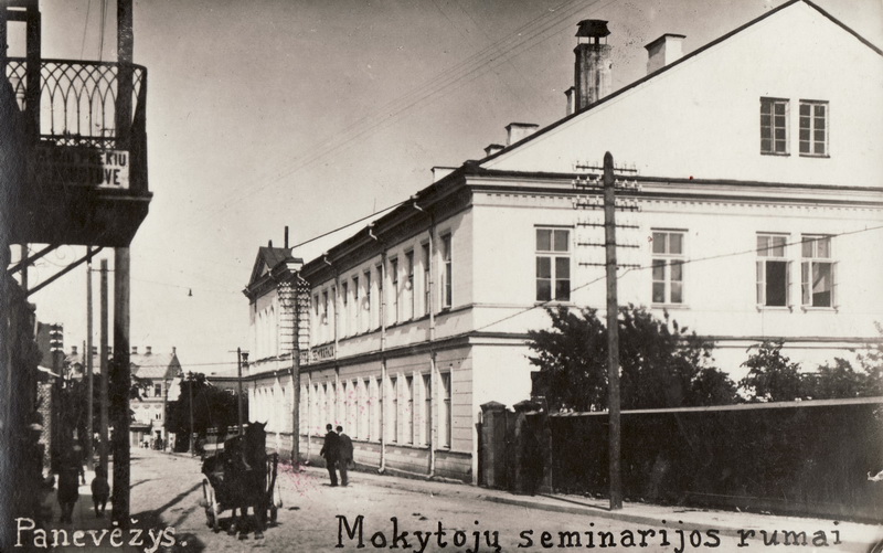 1936 metais uždarytos Panevėžio mokytoju seminarijos rūmuose norėta įkurti savą pedagoginį institutą. PANEVĖŽIO KRAŠTOTYROS MUZIEJAUS RINKINIŲ nuotr.