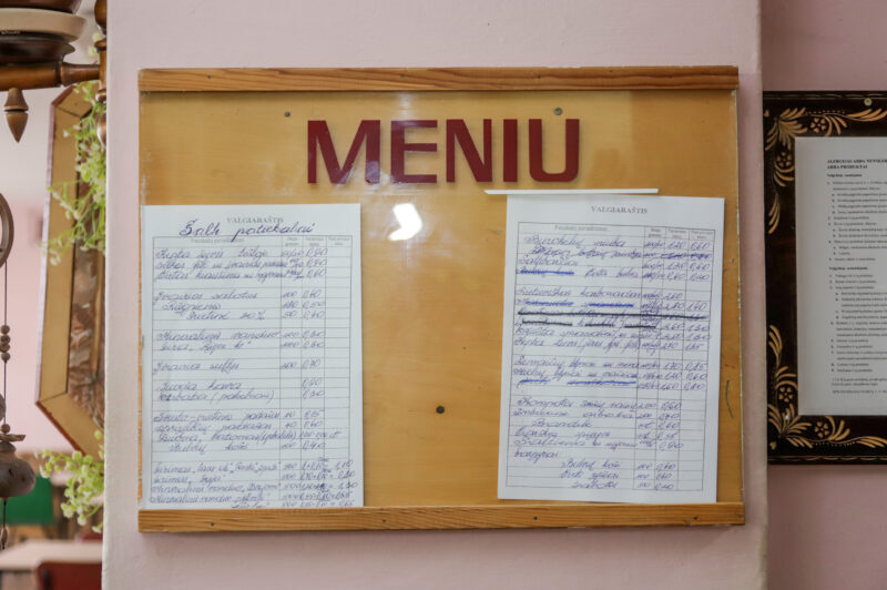 Laikas buvusio mėsos kombinato valgykloje sustojo sovietmetyje. I. STULGAITĖS-KRIUKIENĖS nuotr.