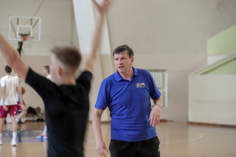 Dabar Gintaras Leonavičius treniruoja jaunuosius krepšininkus Panevėžio sporto centre. I. STULGAITĖS-KRIUKIENĖS nuotr.