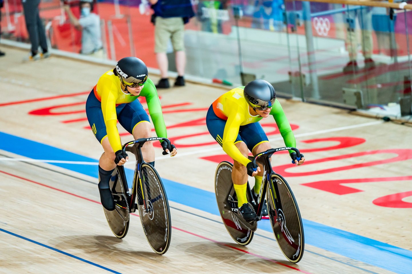 Pirmadienį, rugpjūčio 2-ąją, kovą Tokijo olimpinėse žaidynėse puikiai pradėjo treko dviratininkės Simona Krupeckaitė ir Miglė Marozaitė, treniruojamos Dmitrijaus Leopoldo.