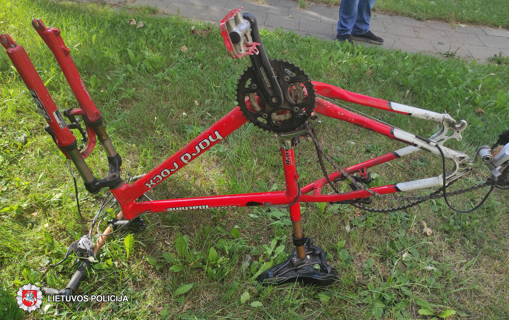 2021-08-01 Panevėžyje, Parko g., rastas dviračio rėmas.