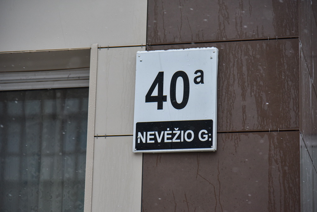 Jau beveik dveji metai, kai Panevėžyje, vieno Nevėžio gatvės daugiabučio gyventojai gali tik pasvajoti apie maudynes karštoje vonioje.