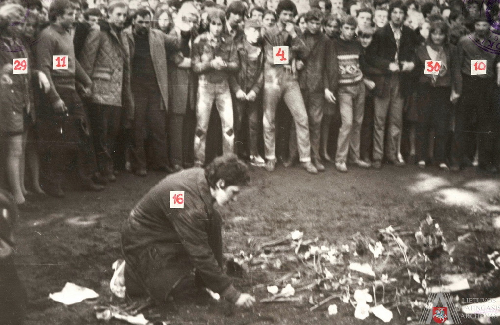 1972-ieji išjudino visuomenę naujai pasipriešinimo bangai. Didžiausiu sukrėtimu tapo Romo Kalantos protestas prieš sovietinę okupaciją: gegužės 14 dieną devyniolikmetis jaunuolis susidegino Kauno miesto sode. LYA nuotr.