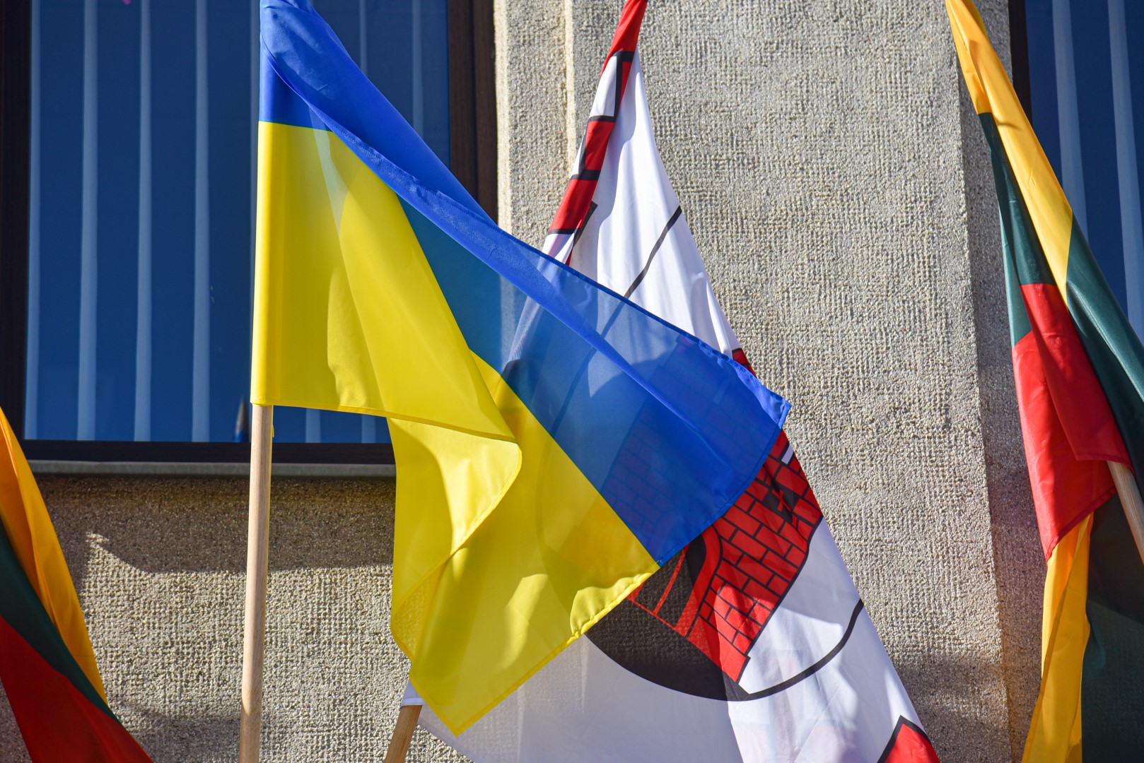Europos Sąjungos tarybos sprendimu Ukrainos karo pabėgėliams pritaikius laikinąją apsaugą metams, artėja diena, kai daliai ukrainiečių leidimai baigsis galioti.