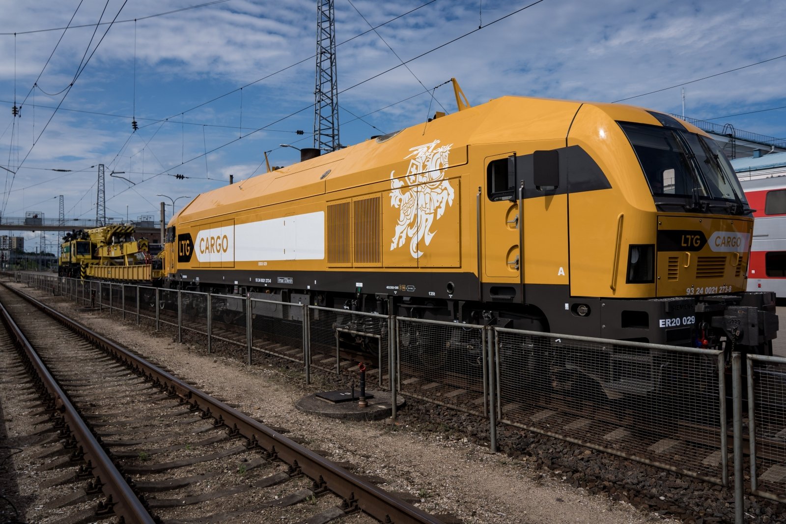 „Lietuvos geležinkelių“ (LTG) Grupės krovinių vežimo bendrovė „LTG Cargo“ trečiadienį ryte pradėjo bandomąjį važiavimą iš Kauno intermodalinio terminalo (KIT) į Ukrainą per Lenkiją.