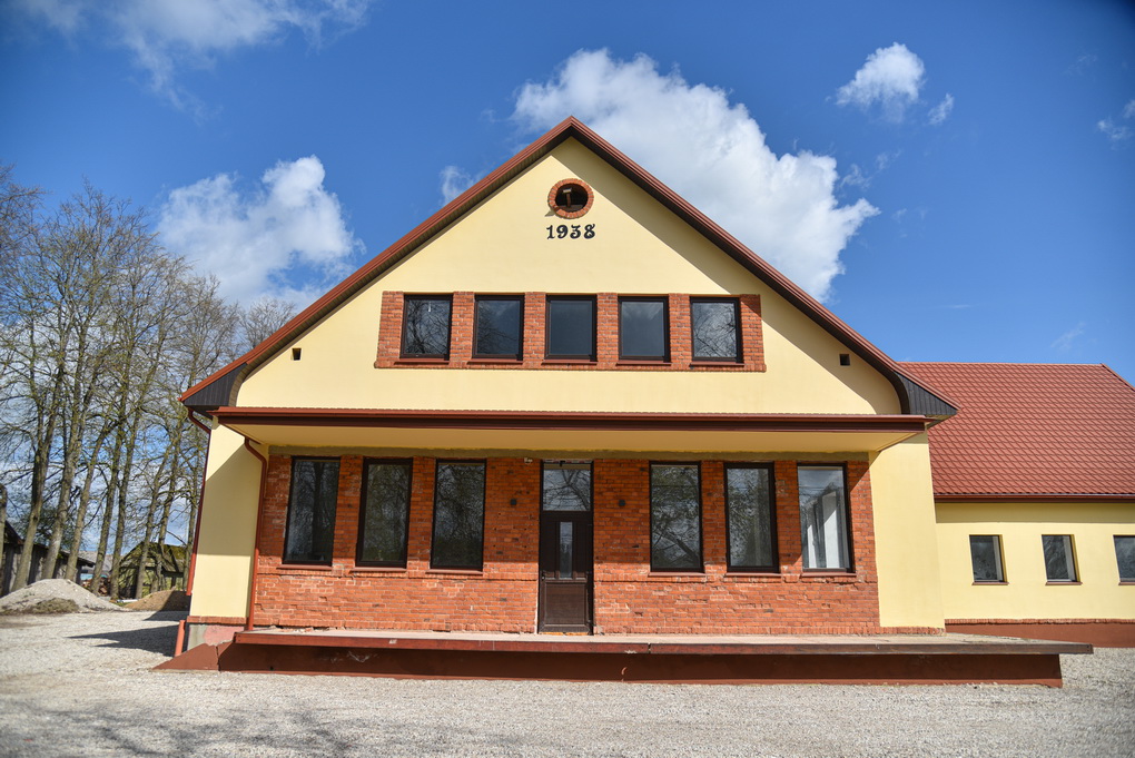 Nuo Panevėžio per 25 kilometrus nutolusio Tiltagalių kaimo pieninė – vienas išlikusių tarpukario Lietuvos maisto pramonės klestėjimą menančių pastatų.