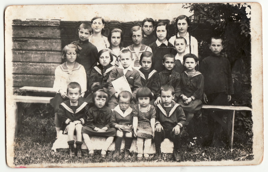 Panevėžio karaimų vaikai. 1936 metai. PANEVĖŽIO KRAŠTOTYROS MUZIEJAUS FONDŲ nuotr.