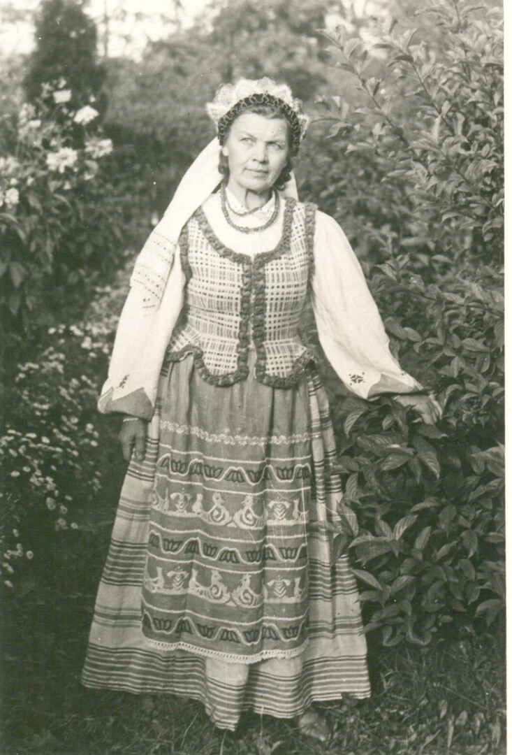 Elvyra Glemžaitė-Dulaitienė, 1948-ieji. KUPIŠKIO ETNOGRAFIJOS MUZIEJAUS nuotr. 